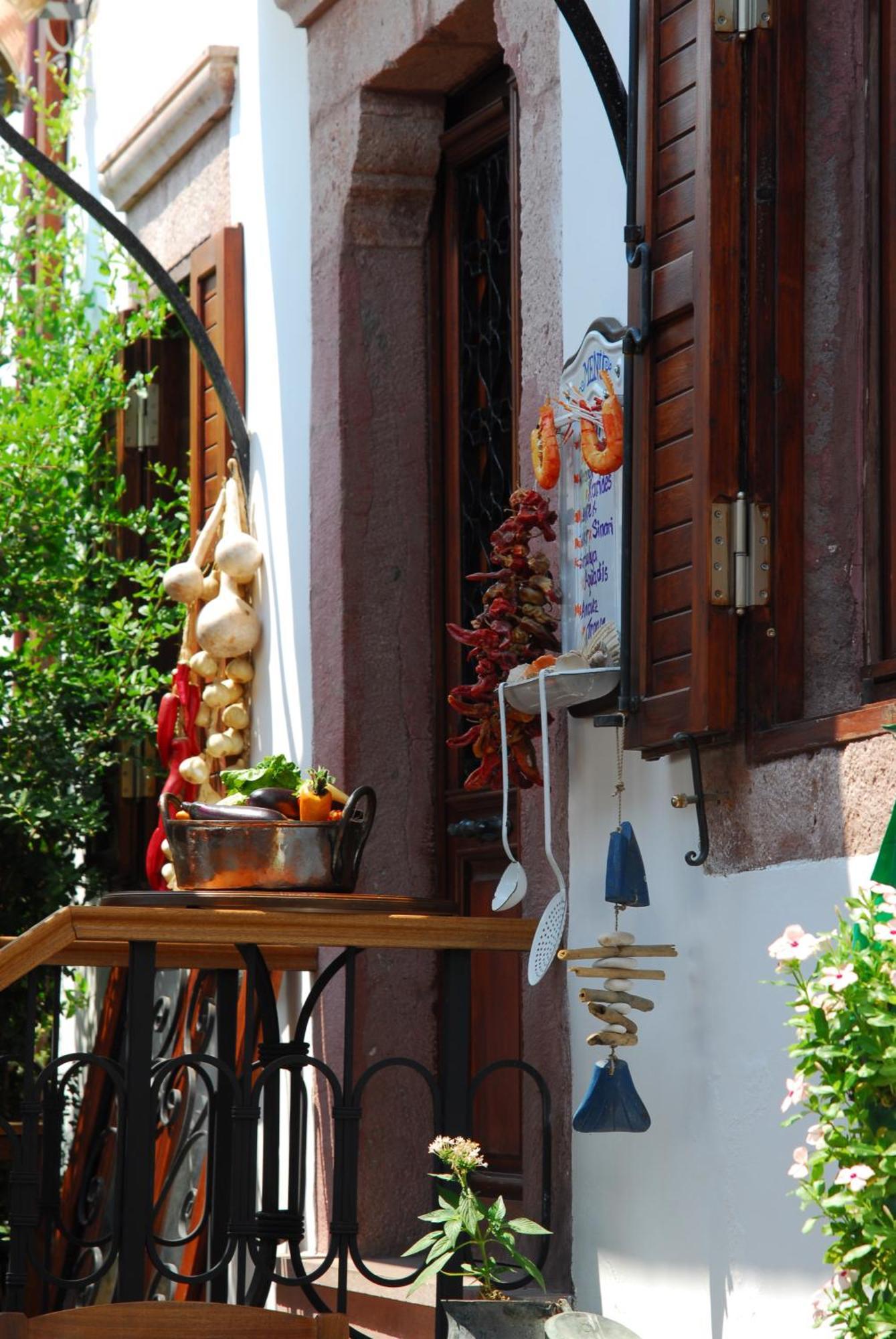 Aliye Hanim Hotel Ayvalı Esterno foto